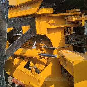 CAT 966H: Des commandes précises, un fonctionnement intuitif, un plaisir d'utilisation, même pour les opérateurs les plus exigeants. - Product Image 4