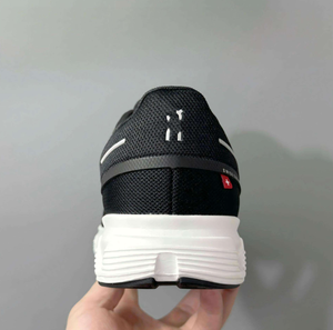 Zapatillas Deportivas Unisex on Cloud 6, Ligeras, Resistentes al Desgaste, Cómodas y Versátiles, con Suela para Caminar, Disponibles en 50 Colores - Product Image 5
