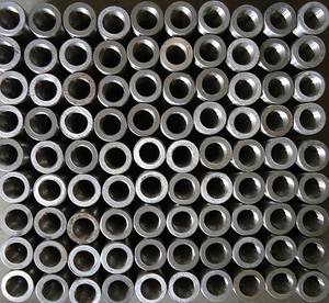 Attache de manchon de coupleur remplie de coulis OEM pour l'épissure des barres d'armature dans les espaces confinés Coupleur de barres d'armature avec clé - Product Image 1