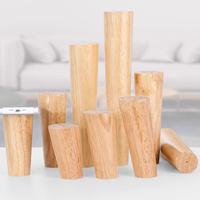 Pieds et accessoires de meubles en bois couramment utilisés pour la réparation ou la mise à niveau, tels que les pieds de canapés, de chaises, de tabourets et de meubles.