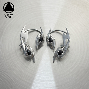 VAF *LOL* Orecchini a Clip Regolabili con Punte in Onice Nero, Clip per Orecchie in Acciaio Inossidabile a Forma di Scimitarra per Ragazze, Donne, Unisex - Product Image 1