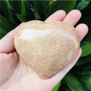 Corazón de Piedra Lunar Naranja para Padres, Colección de Cristales con Temática de Mascota para Decoración del Hogar y Regalos - Product Image 6
