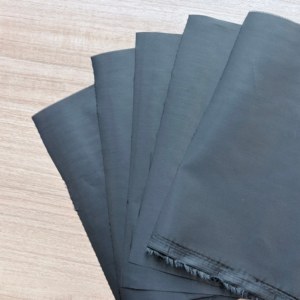 Tissu Oxford 210D noir imperméable et résistant aux déchirures pour doublure de sac de voyage - <span class=keywords><strong>Prix</strong></span> de gros - Product Image 1