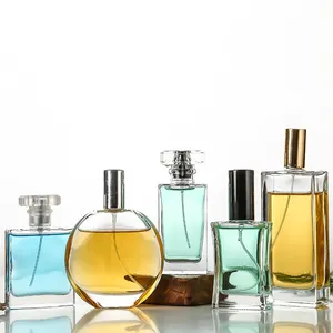 Garrafa de perfume por atacado, uma variedade de garrafas de perfume quadradas plana de alta qualidade