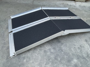 <span class=keywords><strong>Rampe</strong></span> en aluminium de chargement de chaise de roue de ruban pour la <span class=keywords><strong>rampe</strong></span> d'<span class=keywords><strong>escalier</strong></span> - Product Image 2