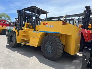 รถยกดีเซล TCM 4x4 มือสอง พร้อมเครื่องยนต์คัมมินส์ ระบบเปลี่ยนทิศทางด้านข้างแบบไฟฟ้า เสากระโดงสามตอน ยางลม ความสูงยกงา 3.5 เมตร - Product Image 2