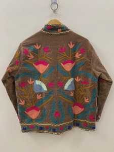 เสื้อแจ็คเก็ตโบโฮปักลายสัตว์แบบซูซานีผ้ากำมะหยี่ ทำมือสำหรับผู้หญิง ฤดูหนาว ปิดด้วยกระดุม ผ้าฝ้าย เสื้อคลุมสไตล์ชาติพันธุ์ ของขวัญสุดหรู - Product Image 4