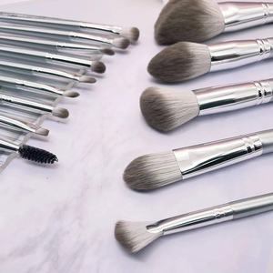 14pcs <b>Silver</b> <b>Makeup</b> Brush Set Wood Handle Synthetic Hair Fluffy Soft Face Concealer Professional Cosmetic Brush Kit - Product Image 1