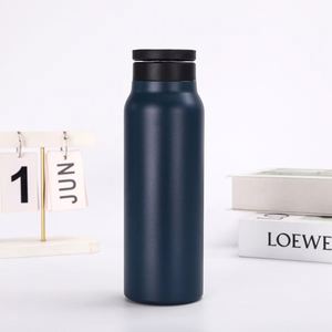 Bouteilles d'eau magnétiques sportives personnalisées avec logo, 24 oz, à double paroi isolée sous vide, avec cercle magnétique noir - Product Image 3