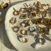 Penjualan laris cincin perhiasan Fashion grosir cincin baja tahan karat 316 ukiran hipoalergenik kustom untuk pria wanita