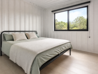 Garage préfabriqué modulaire à deux étages en panneaux d'acier à assemblage rapide, garantie 5 ans, design moderne pour maison familiale, maison conteneur de 40 pieds