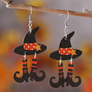 Nouveau chapeau de sorcière gothique et bottes épissé Double pendentif en bois Double face drôle balancent Halloween boucles d'oreilles en gros - Product Image 5