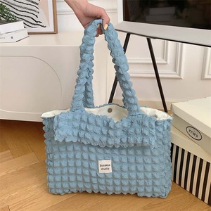Bolso Tote de Poliéster Tejido a Crochet, Pequeño, con Rayas Blancas, Dos Asas, Cierre de Botón, Estilo Femenino, para Uso Diario en Todas las Estaciones - Product Image 6