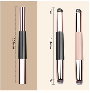 Pincel de maquillaje de doble punta 2 en 1 con mango de madera, pelo sintético, para labios, corrector, delineador de ojos y difuminado. - Product Image 2