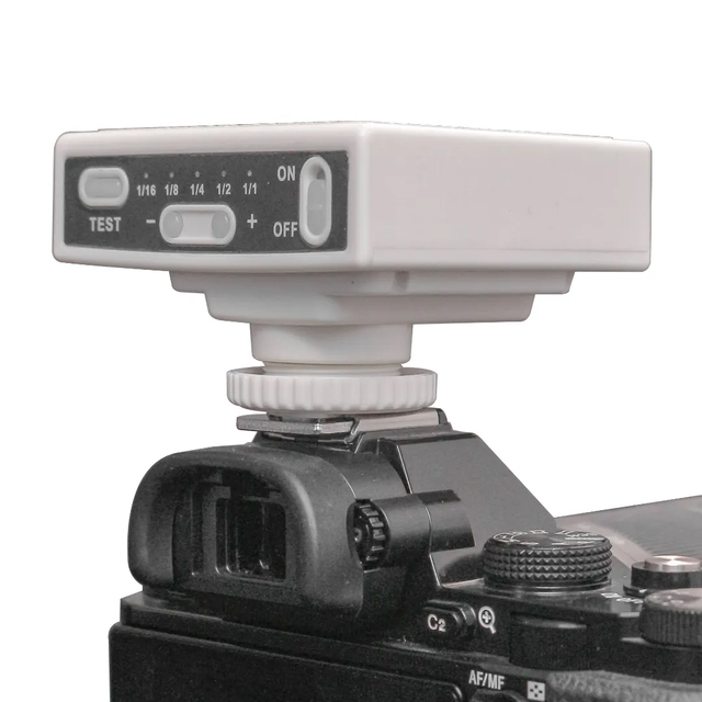 Mini Camera Flash With Lithium Battery and Hot Shoe