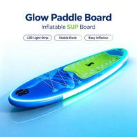 Planche de paddle gonflable lumineuse à LED pour les loisirs nocturnes en bord de mer et les aventures aquatiques