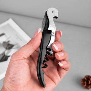 Ouvre-boîte de bière portable multifonctionnel en acier inoxydable <span class=keywords><strong>2</strong></span>-en-1 Camping Randonnée Cuisine Utilisation <span class=keywords><strong>avec</strong></span> <span class=keywords><strong>tire</strong></span>-<span class=keywords><strong>bouchon</strong></span> à lame tranchante - Product Image 2