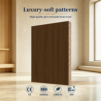 Panneaux de particules mélaminés CE E0 OSB3 pour meubles de garde-robe modernes, panneaux de particules stratifiés 4x8 18mm 9mm, panneaux de particules mélaminés form-pressés