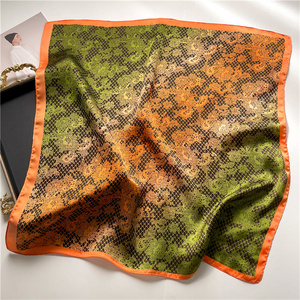 Pañuelo de Seda Satén con Estampado Paisley Borgoña para Mujer, Pañuelo de Cabeza Cuadrado Rojo de Lujo, Banda para el Cabello, Envoltura Suave para el Cuello, Accesorio Decorativo para Bolsos - Product Image 3