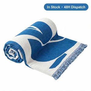 Coperta Decorativa Jacquard con Motivo Astratto Musa Blu, Pesante, Multiuso, Arredamento Moderno, Dimensioni e Logo Personalizzabili - Product Image 5