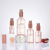 Flacon pulvérisateur de parfum en verre plat rouge, rose et bleu, de forme irrégulière, 50 ml et 100 ml, couleur personnalisée, fournisseur d'emballages de parfum modernes