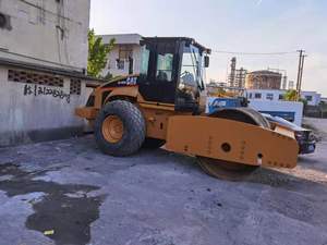 Compactadora de Tierra CAT CS683E con 182 HP de Potencia, 30 Hz de Fuerza y Capacidad para Pendientes de 80% para Profesionales - Product Image 2
