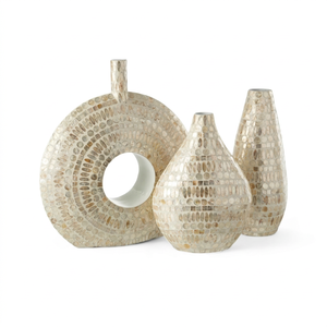 Jarrón de Mesa de Bambú y Madera con Diseño Contemporáneo y Madreperla, Forma/Tamaño/Patrón Flexible, Hecho en Vietnam - Product Image 1
