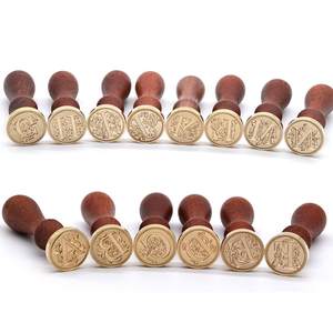 Sceau de <span class=keywords><strong>cire</strong></span> traditionnel médiéval avec initiales de l'alphabet pour enveloppe, carte cadeau de mariage, invitation - Product Image 4