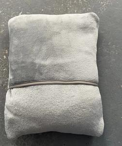 Selimut Bantal Perjalanan 2 In 1 dengan Kantong - Product Image 3