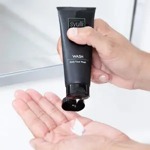 Set per la cura della pelle anti acne coreano organico per viso con marchio di proprietà set per la cura della pelle sbiancante illuminante nutriente riparatore per uomo
