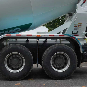 Hoge kwaliteit Sinotruk 6X4 8x4 volumetrische 10m3 betonmixer HOWO N5 cementmixertruck - Product Image 4