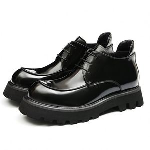 Nouvelles chaussures basses pour hommes en cuir véritable, style anglais rétro, fabriquées à la main, respirantes, à semelle souple, de qualité supérieure, pour un look décontracté et professionnel. - Product Image 1