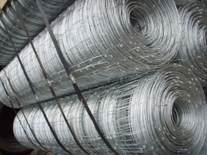 Rouleau de clôture en fil métallique bon marché pour ferme, grillage en fer tissé à nœuds fixes pour le bétail, les porcs et la protection des animaux sauvages - Product Image 3