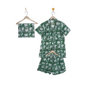 Ensemble de pyjama pour femmes à imprimé floral 100% coton, manches courtes, col rabattu, vêtements de nuit d'été, 3 pièces, vêtements de nuit décontractés, costume pour femmes - Product Image 1
