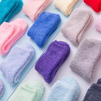 Chaussettes douillettes et chaudes en microfibre pour femme, brodées sur mesure avec logo, colorées, mignonnes et douces, idéales pour l'hiver, en tricot moelleux et duveteux, pour dormir