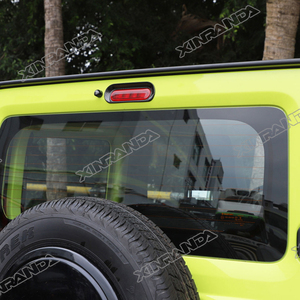 อุปกรณ์ตกแต่งคุณภาพสูงสำหรับรถยนต์ <span class=keywords><strong>Suzuki</strong></span> Jimny 3 ประตู 5 ประตู  ฝาครอบไฟเบรกดวงที่สาม ลายคาร์บอนไฟเบอร์ สำหรับรุ่น Jb64W Jb74W ปี 2023 2024 2025 - Product Image 2