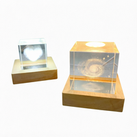 Lampe de table LED décorative en bois avec base en cristal, gravure laser 3D personnalisée, éclairage de nuit, décoration de chambre et de bureau, vente en gros