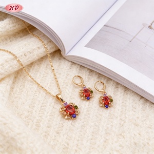 Conjuntos de Joyería al por Mayor para Mujer, Chapados en Oro de 18k, Aretes y Collares de Moda con Circones, para Bodas y Fiestas, Guangdong - Product Image 3