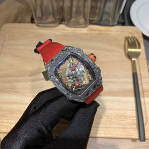 นาฬิกาข้อมือผู้ชายรุ่นลิมิเต็ดอิดิชั่น RM2704 – ตัวเรือนคาร์บอนไฟเบอร์ ดีไซน์หน้าปัดลายตารางสุดพิเศษ ฟังก์ชั่นนาฬิกาสปอร์ต - Product Image 6
