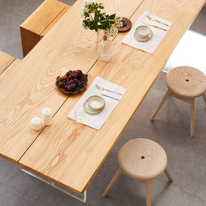 Mesa de Comedor Rectangular Grande de Madera Maciza de Fresno Blanco, 6 Plazas, con Acrílico Suspendido, Estilo Nórdico Japonés para el Hogar - Product Image 1