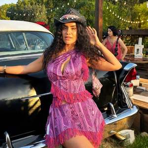 ชุดเซ็ตกระโปรงพู่ประดับไหล่เดียวสำหรับผู้หญิง รุ่นคัสตอม 2026 ผ้าชีฟองรัดรูป เซ็กซี่ เหมาะสำหรับใส่ไปเที่ยวคลับ ชุดฤดูร้อน เอวเข้ารูป - Product Image 5