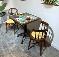 Café arabe Ensemble de table à manger en bois massif Carreaux de mosaïque de luxe Dessus de table en céramique Table et chaise de café carré pour restaurant