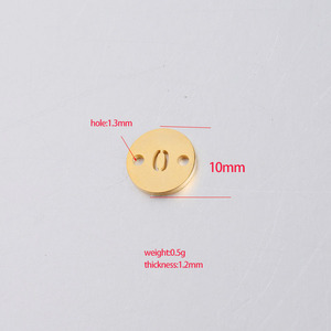Dijes de disco redondos huecos con números del 0 al 9 |   Discos con Doble Orificio Chapados en Oro Rosa PVD para la Fabricación de Pulseras y Collares - Product Image 4