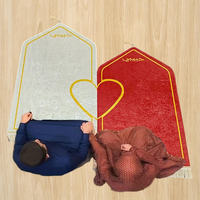 Tapis de prière musulman classique minimaliste haut de gamme, design en forme de mosquée, coussin pour les genoux, nom personnalisé, cadeau idéal pour le Ramadan, mariage