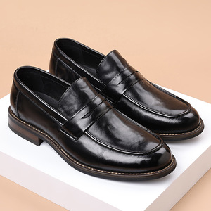 Nouvelles chaussures décontractées en cuir véritable pour hommes - Mocassins de style vintage avec semelle en caoutchouc - Chaussures à enfiler rehaussantes pour hommes - Product Image 1