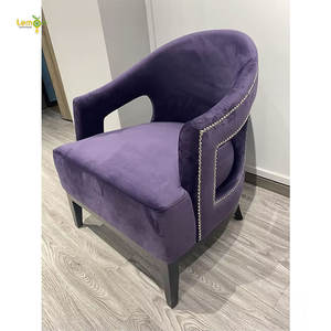 Sofá de brazo de lujo para habitación de hotel, con cojín suave, tela de terciopelo personalizada para vestíbulo de hotel - Product Image 1