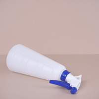 Vente en gros de flacons pulvérisateurs à gâchette en HDPE blanc opaque coniques bicolores pour le nettoyage domestique et la désinfection
