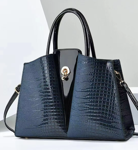 Sacs de luxe haut de gamme pour femmes, sacs à bandoulière en cuir véritable de marque haut de gamme, portefeuilles élégants de créateurs et sacs à main. - Product Image 3