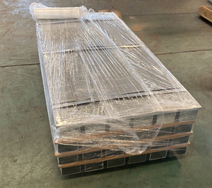 <span class=keywords><strong>Grigliato</strong></span> in Acciaio Forato Zincato, Pannello Perforato per Copertura di Canali di Drenaggio, Passerelle Industriali, Piattaforme e Gradini - Product Image 1