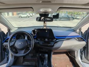 Meilleure <span class=keywords><strong>vente</strong></span> Toyota <span class=keywords><strong>CHR</strong></span> 5 places SUV Sièges en tissu R17 Essence Transmission automatique Caméra arrière Direction gauche Chine - Product Image 3